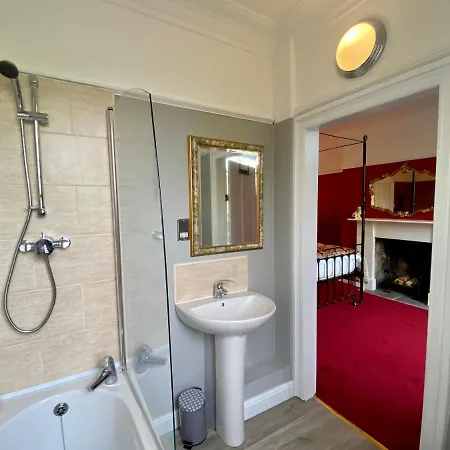 Blenheim Guest house *